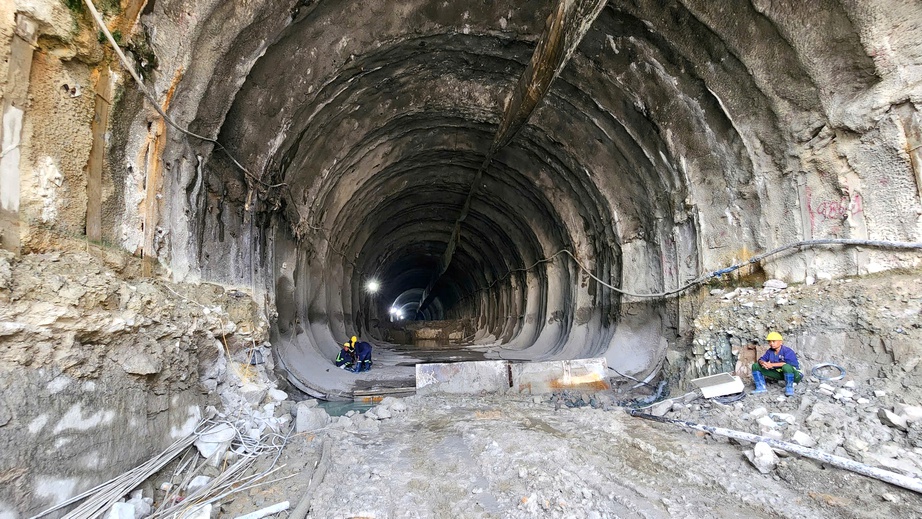 Thi c&ocirc;ng xuy&ecirc;n lễ, quyết t&acirc;m th&ocirc;ng hầm Phượng Ho&agrave;ng trong th&aacute;ng 11- Ảnh 10.