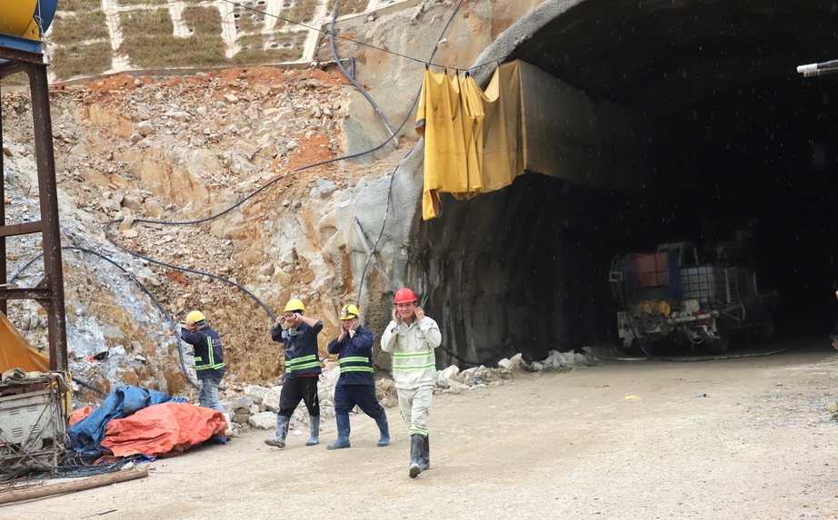 Thi c&ocirc;ng xuy&ecirc;n lễ, quyết t&acirc;m th&ocirc;ng hầm Phượng Ho&agrave;ng trong th&aacute;ng 11- Ảnh 4.