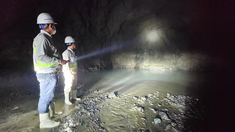 Thi c&ocirc;ng xuy&ecirc;n lễ, quyết t&acirc;m th&ocirc;ng hầm Phượng Ho&agrave;ng trong th&aacute;ng 11- Ảnh 8.