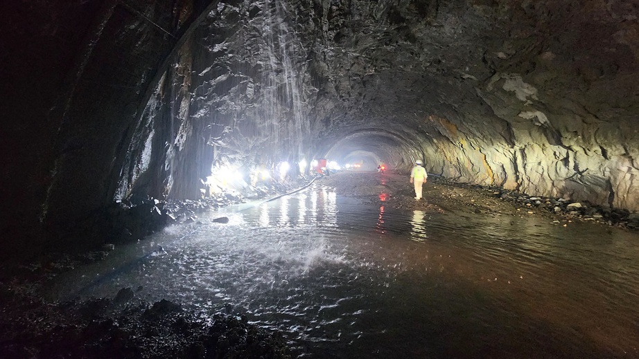 Thi c&ocirc;ng xuy&ecirc;n lễ, quyết t&acirc;m th&ocirc;ng hầm Phượng Ho&agrave;ng trong th&aacute;ng 11- Ảnh 5.