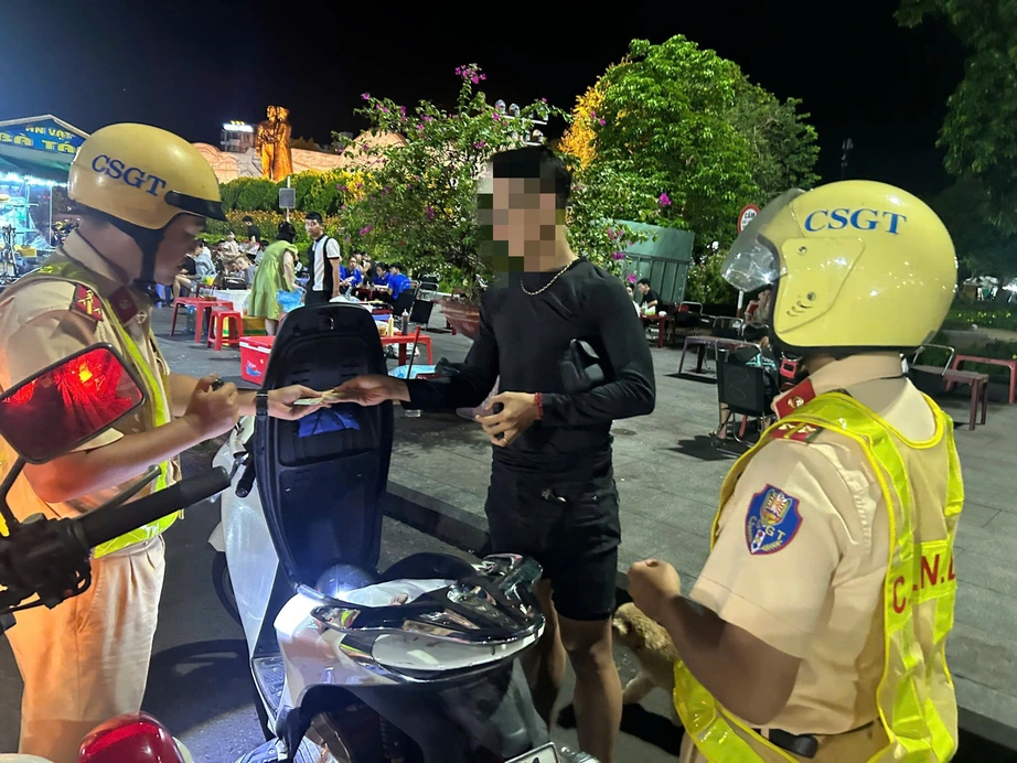 Gia Lai: Xử l&yacute; h&agrave;ng trăm thanh, thiếu ni&ecirc;n vi phạm giao th&ocirc;ng trong cao điểm TTKS- Ảnh 1.