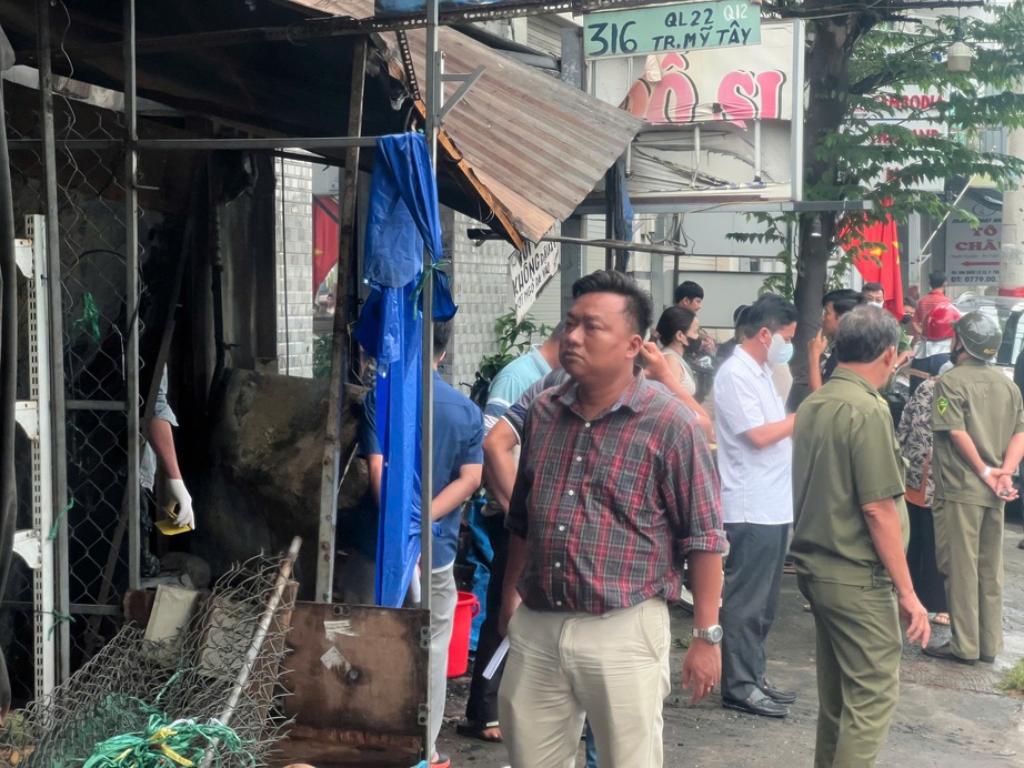 TP.HCM: Ch&aacute;y nh&agrave; l&uacute;c rạng s&aacute;ng, cụ &ocirc;ng bị liệt kh&ocirc;ng tho&aacute;t ra kịp- Ảnh 1.