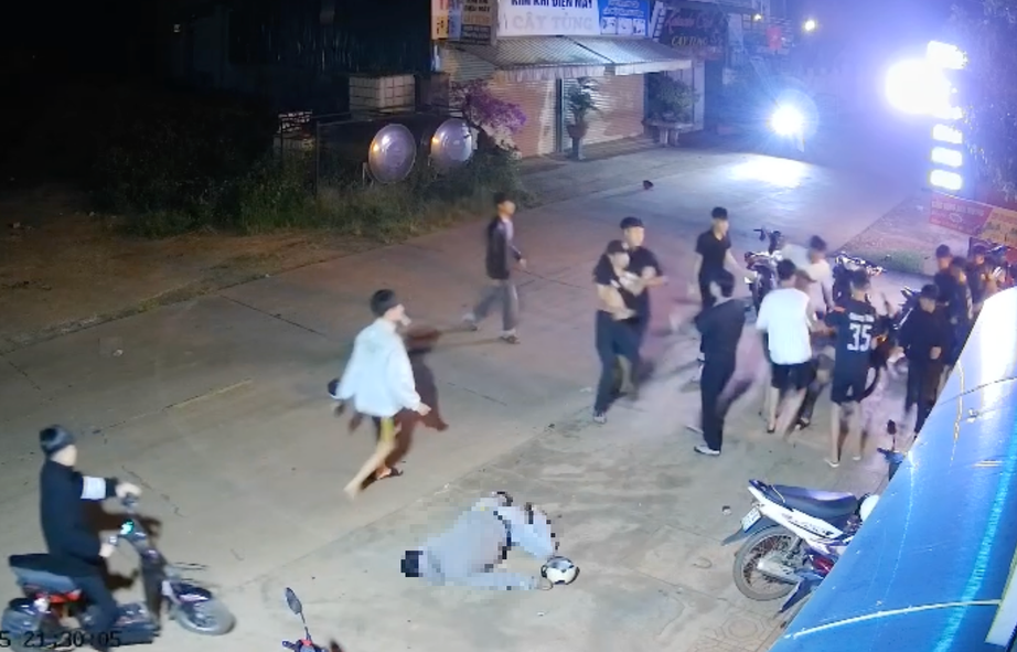 Hai nh&oacute;m thanh ni&ecirc;n hỗn chiến, một người bị đ&aacute;nh tử vong- Ảnh 1.