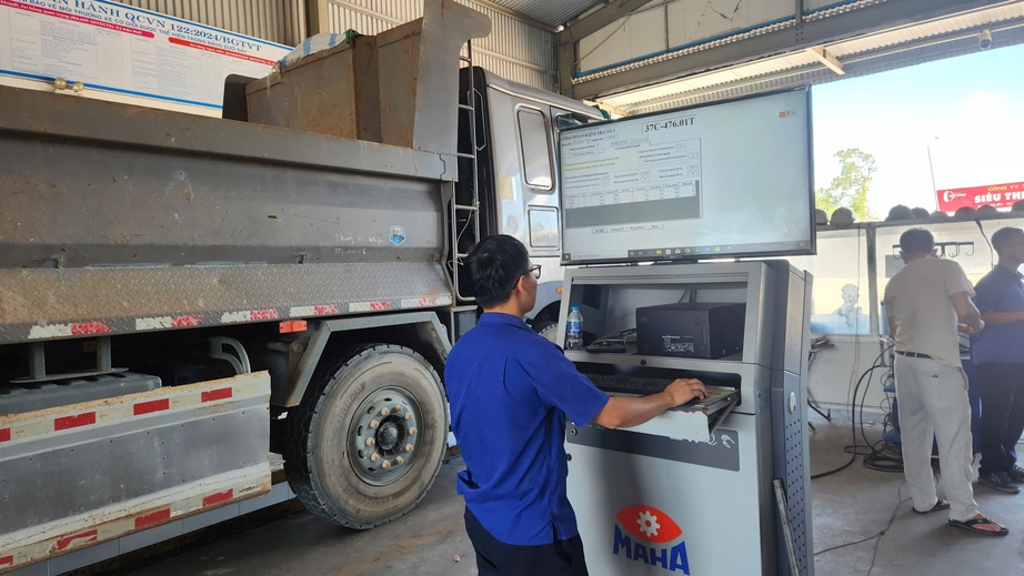 Xe bị từ chối khi đi kiểm định, chủ xe có phải đóng tiền?- Ảnh 3. Xe bị từ chối khi đi kiểm định, chủ xe có phải đóng tiền?- Ảnh 3.