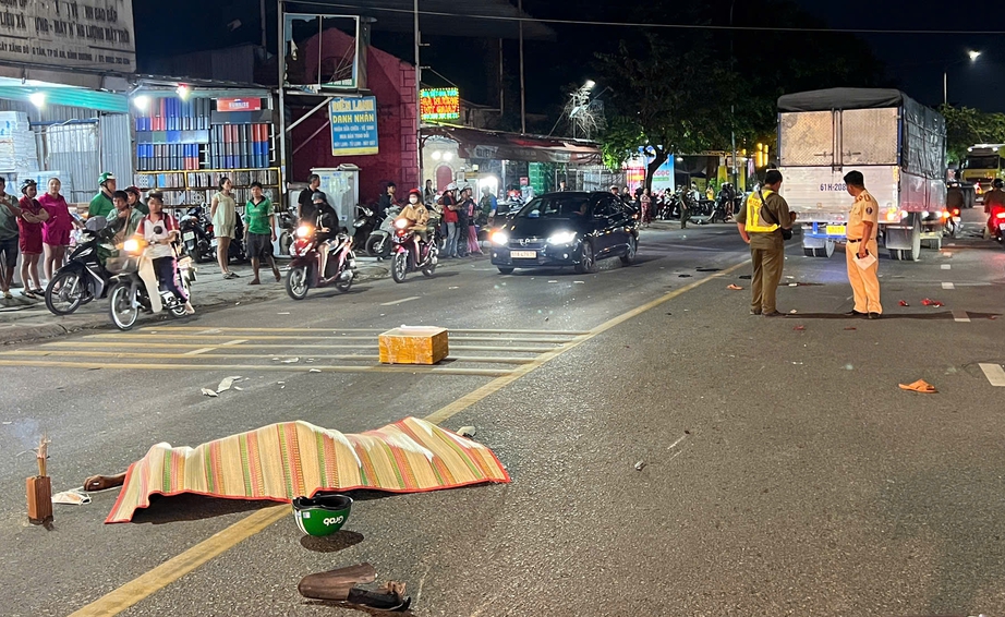 TP.HCM: Xe tải va chạm xe máy, một người tử vong- Ảnh 1. TP.HCM: Xe tải va chạm xe máy, một người tử vong- Ảnh 1.