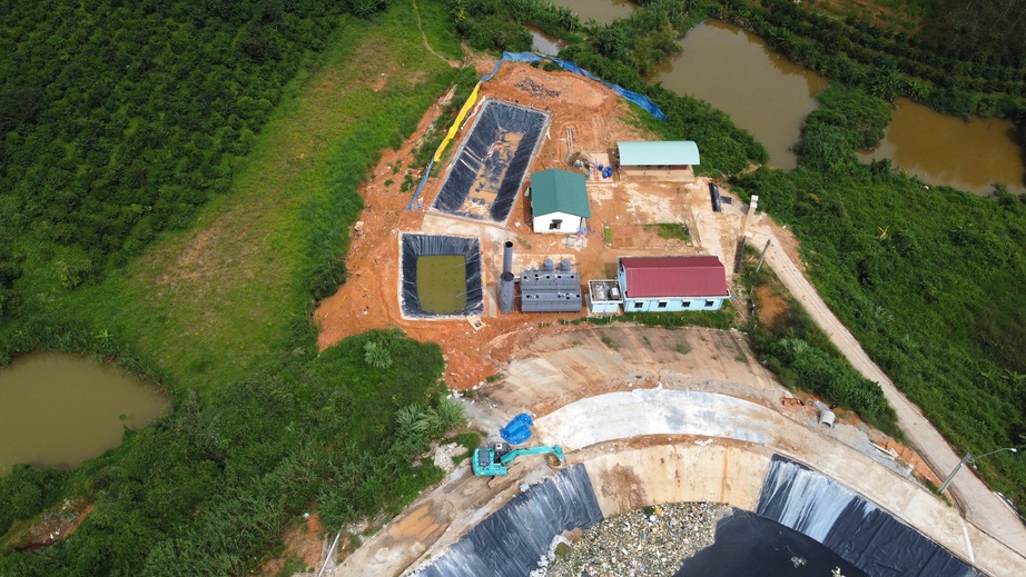 Khắc phục xong sự cố vỡ hố chứa r&aacute;c ở Quảng Ng&atilde;i- Ảnh 2.