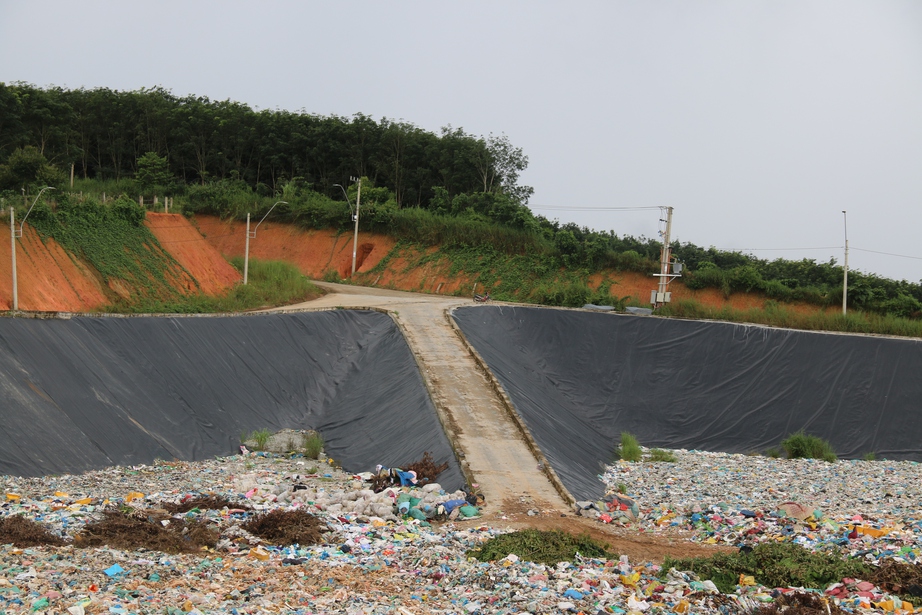 Khắc phục xong sự cố vỡ hố chứa r&aacute;c ở Quảng Ng&atilde;i- Ảnh 5.