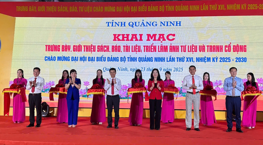 Quảng Ninh trưng bày, triển lãm chào mừng Đại hội Đảng bộ tỉnh lần thứ XVI- Ảnh 1. Quảng Ninh trưng bày, triển lãm chào mừng Đại hội Đảng bộ tỉnh lần thứ XVI- Ảnh 1.