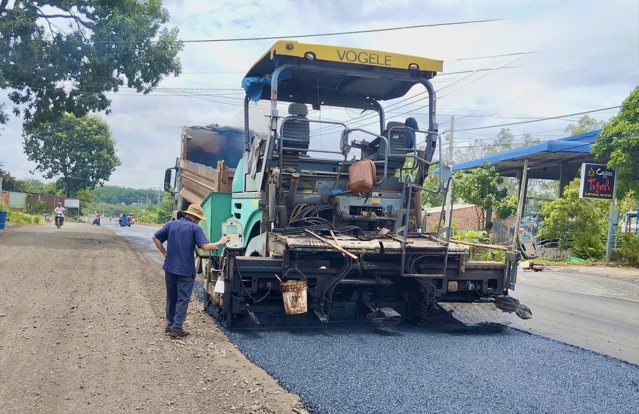 Đồng Nai đẩy nhanh thi công đường tỉnh 753, diện mạo tuyến kết nối dần hình thành- Ảnh 4. Đồng Nai đẩy nhanh thi công đường tỉnh 753, diện mạo tuyến kết nối dần hình thành- Ảnh 4.