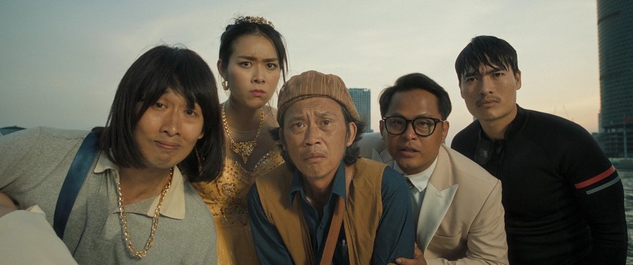 "Mưa đỏ" không có đối thủ tại rạp Việt dịp Quốc khánh 2/9- Ảnh 2. "Mưa đỏ" không có đối thủ tại rạp Việt dịp Quốc khánh 2/9- Ảnh 2.