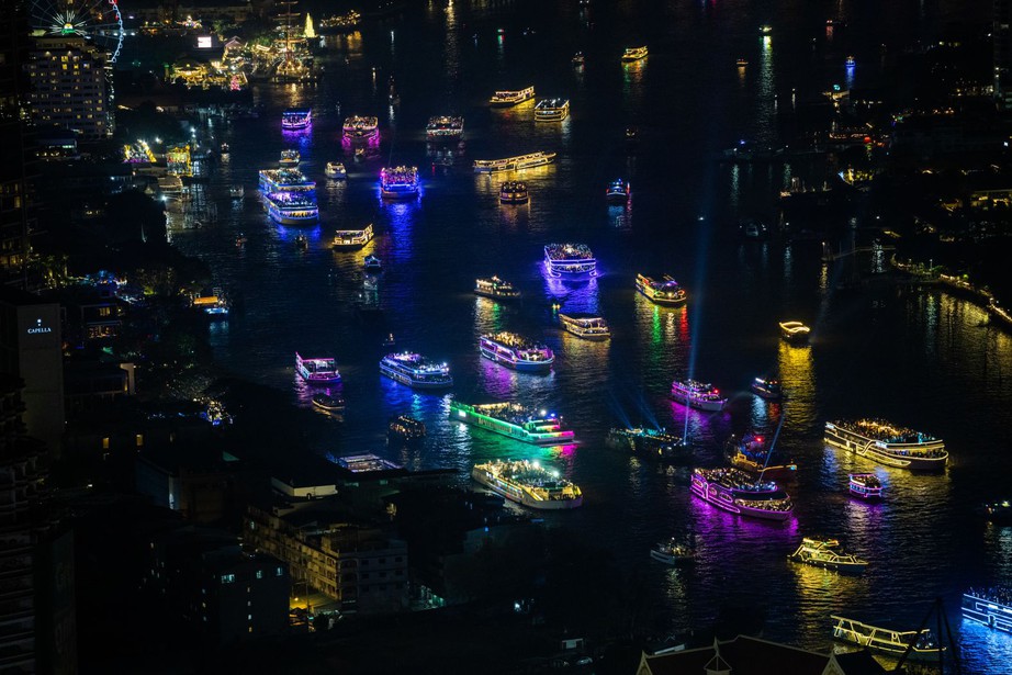 Những khoảnh khắc chào đón giao thừa ấn tượng trên thế giới- Ảnh 10. Những khoảnh khắc chào đón giao thừa ấn tượng trên thế giới- Ảnh 10.