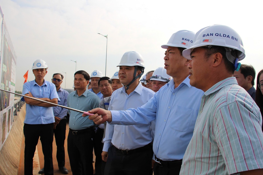 Bộ trưởng Trần Hồng Minh kiểm tra dự &aacute;n ph&iacute;a Nam: Kh&ocirc;ng đ&aacute;nh đổi chất lượng lấy tiến độ- Ảnh 6.