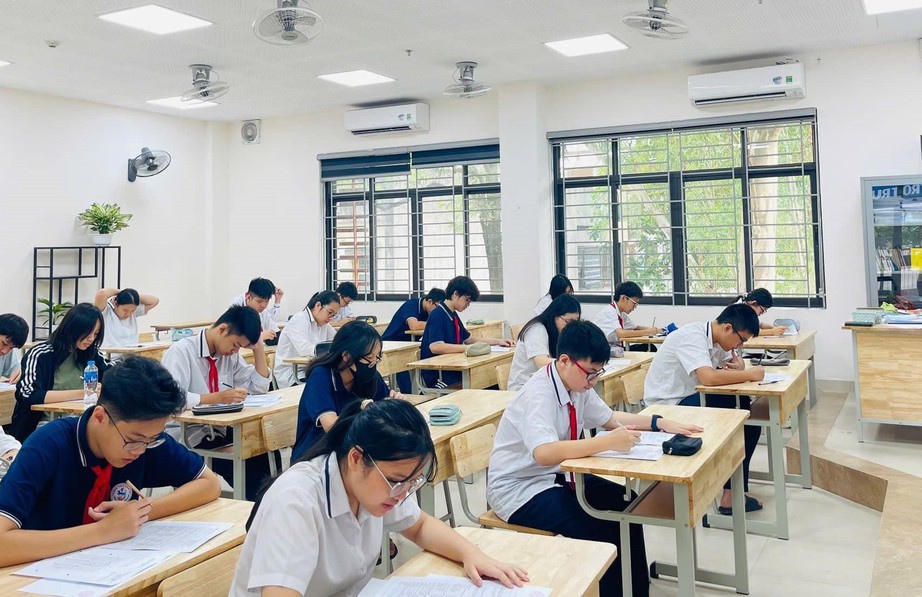 Nhiều địa phương công bố môn thi thứ ba vào lớp 10 năm 2026- Ảnh 1. Nhiều địa phương công bố môn thi thứ ba vào lớp 10 năm 2026- Ảnh 1.
