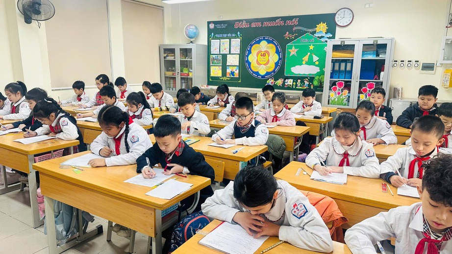 Địa phương triển khai dạy 2 buổi trong ng&agrave;y vẫn c&ograve;n kh&oacute; khăn- Ảnh 1.