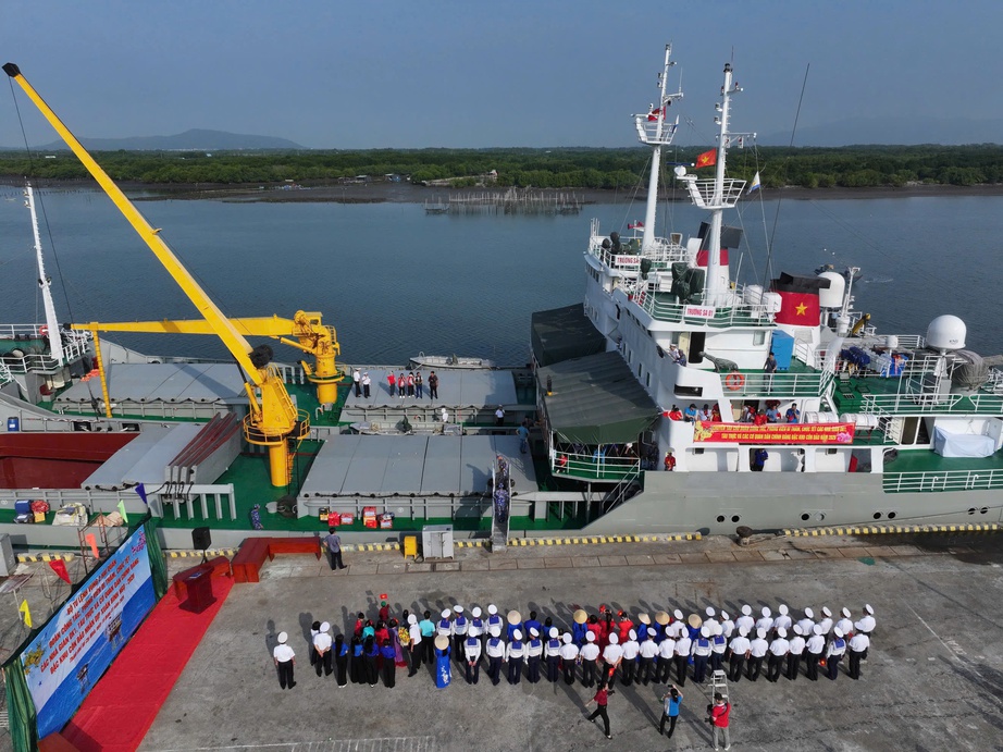 Tết nơi đầu sóng: Nghĩa tình đất liền với biển đảo- Ảnh 3. Tết nơi đầu sóng: Nghĩa tình đất liền với biển đảo- Ảnh 3.