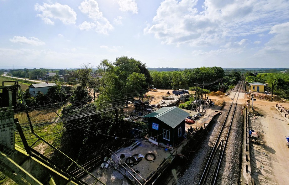 Công trình dịch chuyển, mở rộng đường ngang ở Quảng Trị đang triển khai thế nào?- Ảnh 6. Công trình dịch chuyển, mở rộng đường ngang ở Quảng Trị đang triển khai thế nào?- Ảnh 6.