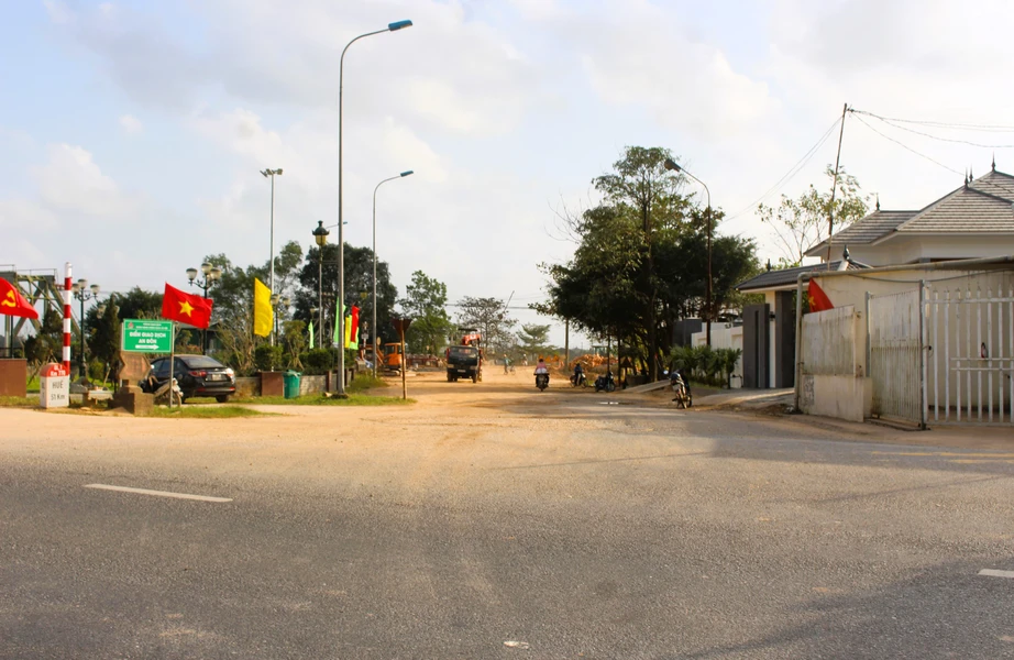 Công trình dịch chuyển, mở rộng đường ngang ở Quảng Trị đang triển khai thế nào?- Ảnh 8. Công trình dịch chuyển, mở rộng đường ngang ở Quảng Trị đang triển khai thế nào?- Ảnh 8.