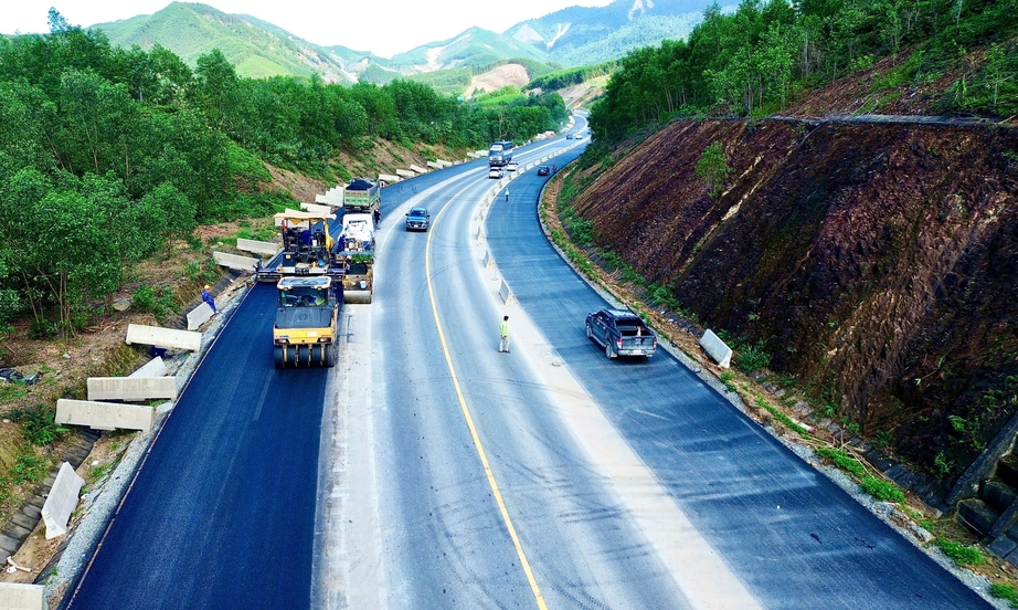 Xin điều chỉnh tổng mức đầu tư cao tốc La Sơn - H&ograve;a Li&ecirc;n l&ecirc;n 3.538 tỷ đồng- Ảnh 2.