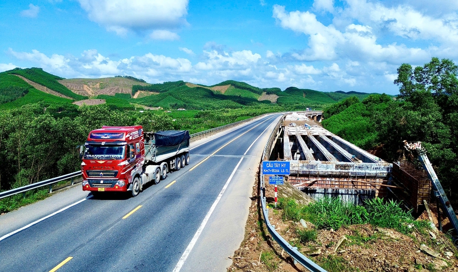 Xin điều chỉnh tổng mức đầu tư cao tốc La Sơn - H&ograve;a Li&ecirc;n l&ecirc;n 3.538 tỷ đồng- Ảnh 9.