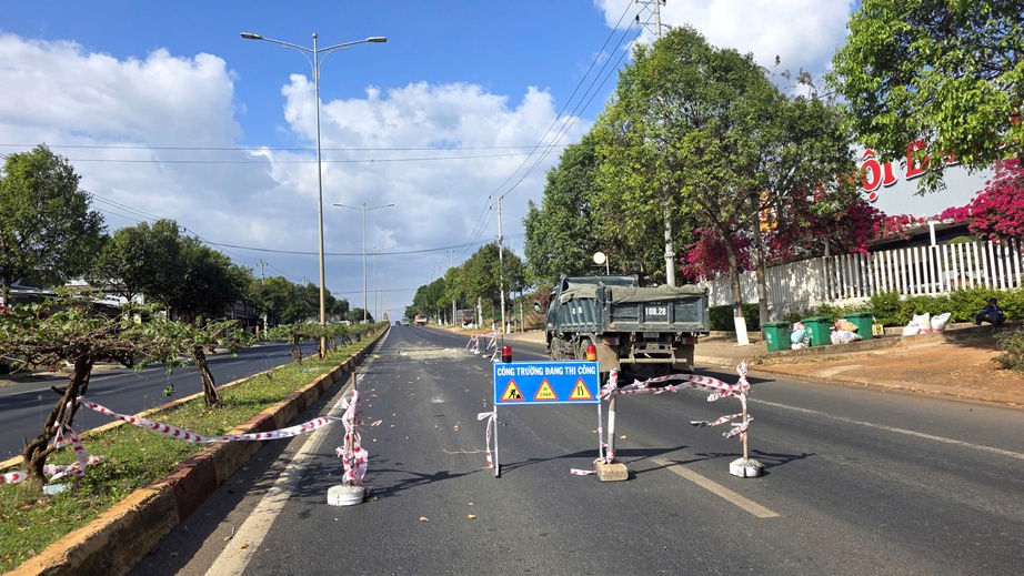 Đắk Lắk: Bố tr&iacute; vốn sửa chữa hư hỏng đường tr&aacute;nh ph&iacute;a T&acirc;y Bu&ocirc;n Ma Thuột- Ảnh 1.