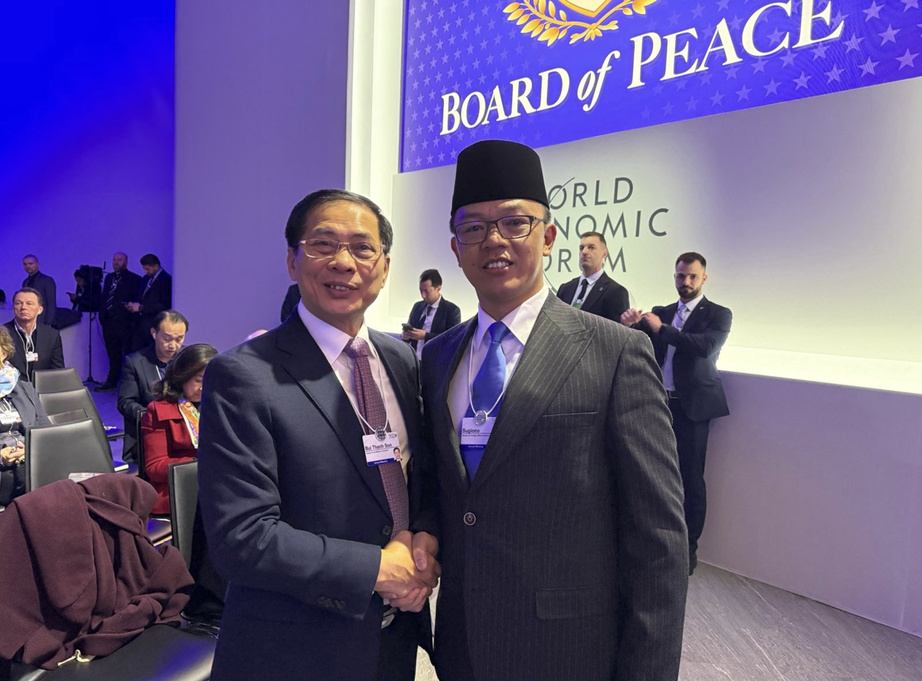 Ph&oacute; Thủ tướng dự Lễ k&yacute; Hiến chương Hội đồng H&ograve;a b&igrave;nh về chấm dứt xung đột tại Dải Gaza- Ảnh 3.