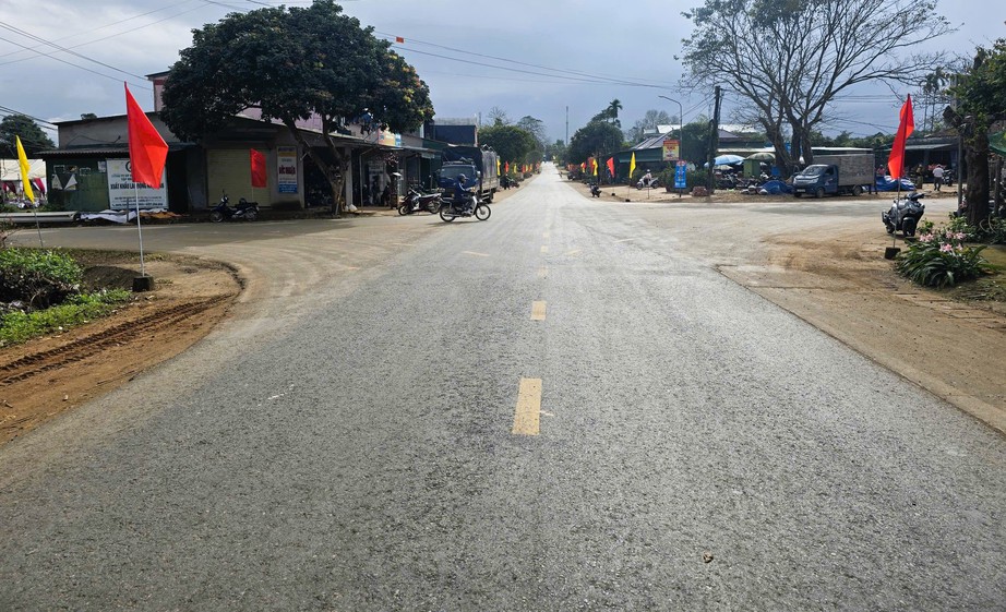 Quảng Trị: Tổ chức lại giao thông, bổ sung biển báo tại nút giao tỉnh lộ 575B và 576- Ảnh 1. Quảng Trị: Tổ chức lại giao thông, bổ sung biển báo tại nút giao tỉnh lộ 575B và 576- Ảnh 1.