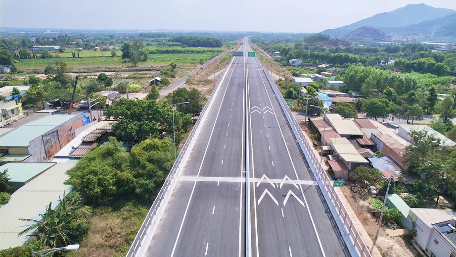 Giải b&agrave;i to&aacute;n kết nối v&agrave; thu ph&iacute; để khai th&aacute;c tạm cao tốc Bi&ecirc;n H&ograve;a - Vũng T&agrave;u trước Tết- Ảnh 2.