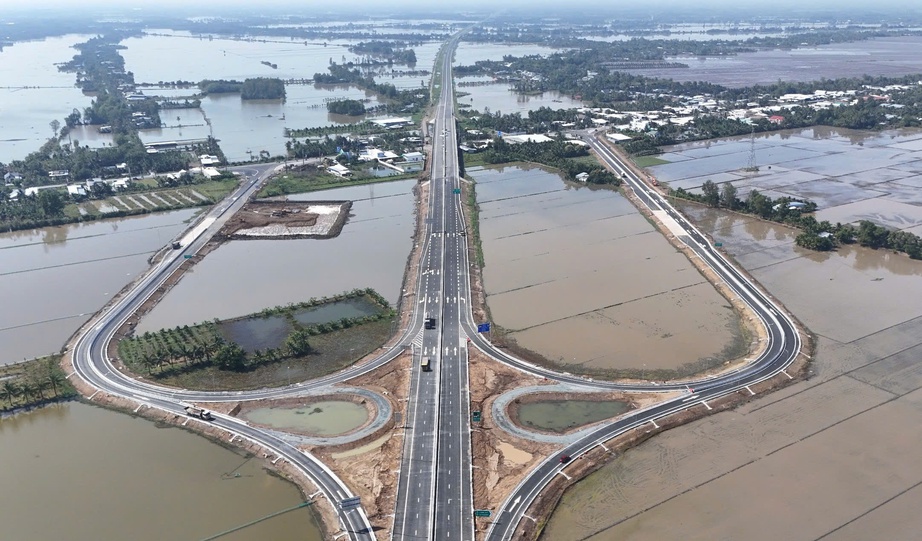 Đồng bằng s&ocirc;ng Cửu Long nắm cơ hội lớn để bứt ph&aacute; nhờ cao tốc- Ảnh 1.