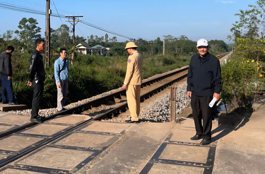 Quảng Trị: Tăng cường đảm bảo trật tự ATGT đường sắt trong dịp Tết- Ảnh 1.