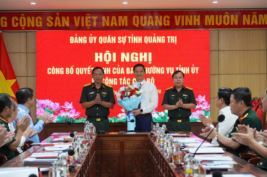 Bí thư Tỉnh ủy Vương Quốc Tuấn giữ chức Bí thư Đảng ủy Quân sự tỉnh Quảng Trị- Ảnh 2.