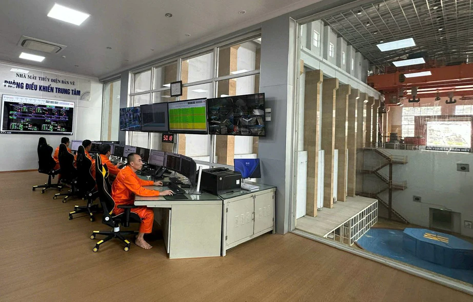 EVNGENCO1 sản xuất hơn 28 tỷ kWh điện trong 9 th&aacute;ng, tăng tốc ho&agrave;n th&agrave;nh mục ti&ecirc;u năm 2026- Ảnh 2.