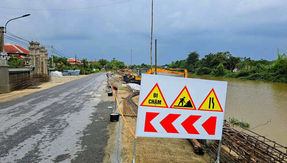 Quảng Trị: Dự án khắc phục khẩn cấp sạt lở bờ sông Vĩnh Định đang triển khai thế nào?- Ảnh 14.