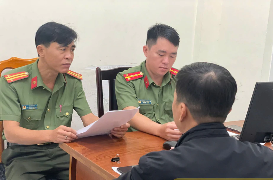 Chuyển cuộc gọi đòi nợ sang đường dây nóng Công an xã, người đàn ông bị phạt 7,5 triệu- Ảnh 1.