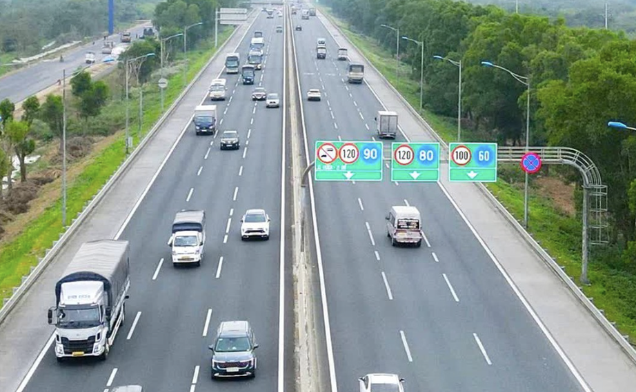 Kiểm soát tốc độ, giữ khoảng cách để giảm tai nạn trên cao tốc- Ảnh 2.