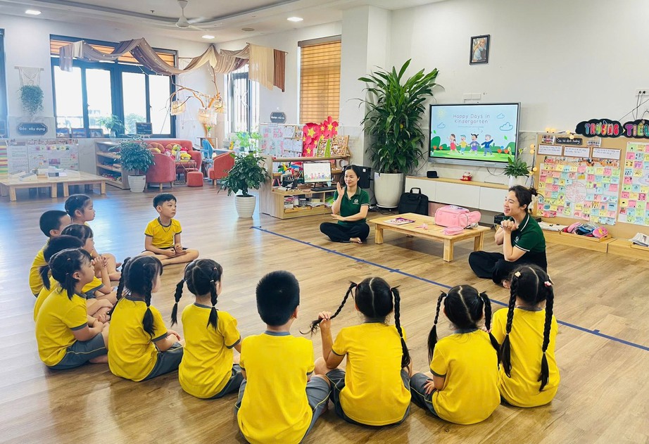 Hà Nội siết thu dịch vụ tại trường công lập chất lượng cao- Ảnh 1.