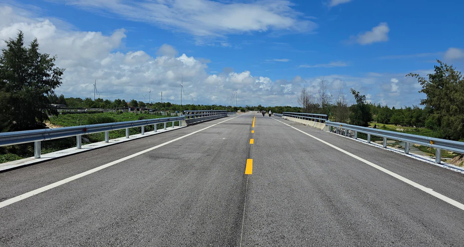 Quảng Trị: Đẩy nhanh thi c&ocirc;ng, ho&agrave;n th&agrave;nh dự &aacute;n đường ven biển 2.487 tỷ đồng cuối năm 2026- Ảnh 10.