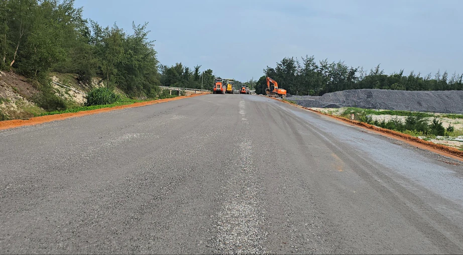 Quảng Trị: Đẩy nhanh thi c&ocirc;ng, ho&agrave;n th&agrave;nh dự &aacute;n đường ven biển 2.487 tỷ đồng cuối năm 2026- Ảnh 13.