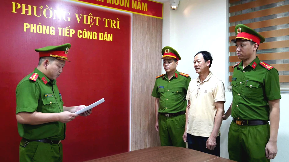 Phú Thọ: Bắt tạm giam thêm bị can trong vụ khai thác đất trái phép tại Hợp Kim- Ảnh 1.