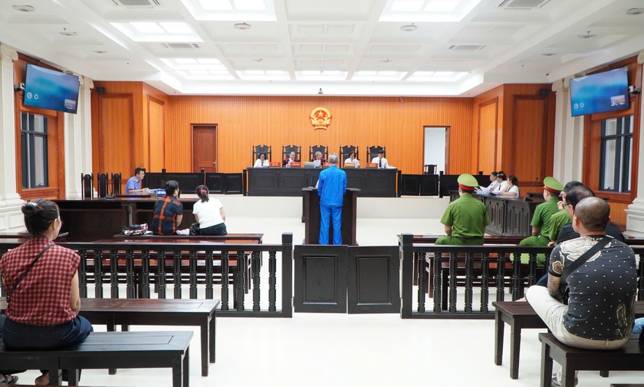 Quảng Ninh: Sau 17 năm lẩn trốn, bị cáo lừa đảo hơn 61 tỷ đồng lĩnh án 19 năm tù- Ảnh 2.