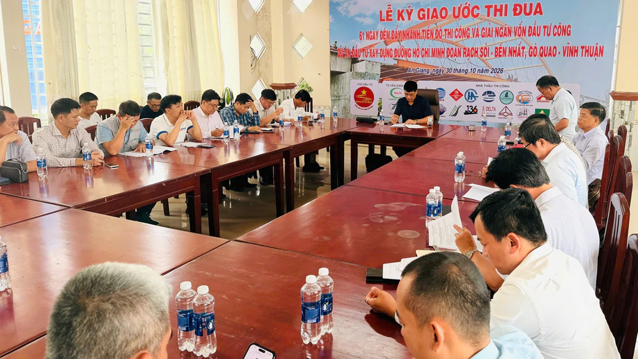 Thứ trưởng Phạm Minh Hà kiểm tra tiến độ dự án đường Hồ Chí Minh qua An Giang- Ảnh 1.