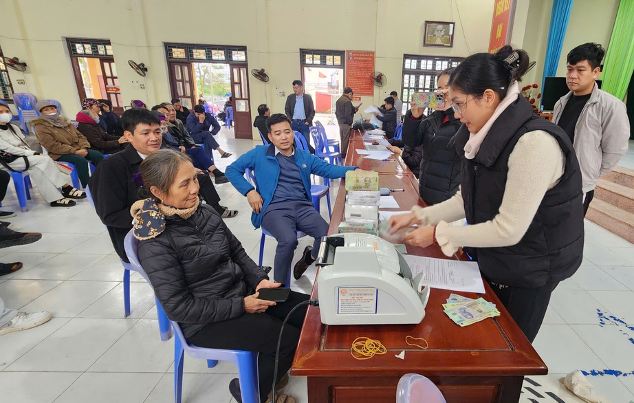 Cận Tết, người dân phấn khởi nhận bồi thường giải phóng mặt bằng sân bay Gia Bình- Ảnh 7. Cận Tết, người dân phấn khởi nhận bồi thường giải phóng mặt bằng sân bay Gia Bình- Ảnh 7.