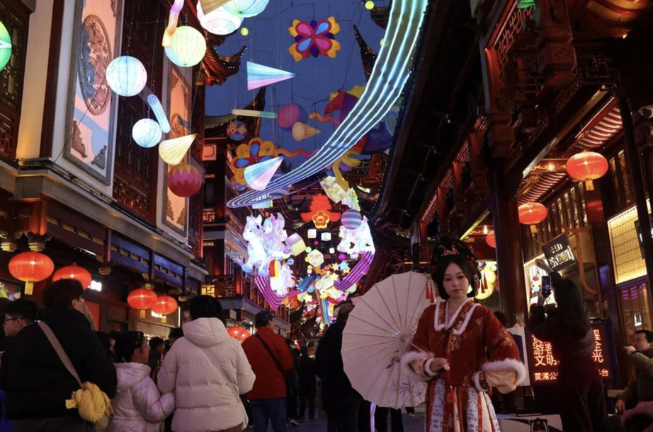 Trung Quốc tung chương tr&igrave;nh trợ cấp, l&igrave; x&igrave; để k&iacute;ch cầu ti&ecirc;u d&ugrave;ng dịp Tết- Ảnh 1.