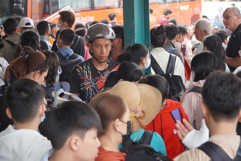 Giao th&ocirc;ng cận Tết tại TP.HCM: Chủ động điều tiết từ cửa ng&otilde; đến trung t&acirc;m- Ảnh 2.