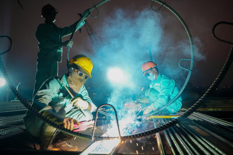 Dồn lực thi c&ocirc;ng cầu Trần Hưng Đạo thi c&ocirc;ng xuy&ecirc;n Tết, quyết t&acirc;m &ldquo;c&aacute;n đ&iacute;ch&rdquo; giữa năm 2027- Ảnh 9.