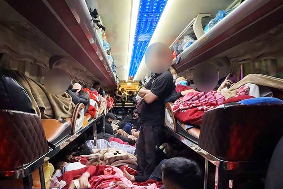 Tai nạn giao thông làm 168 người chết trong 6 ngày nghỉ Tết- Ảnh 2. Tai nạn giao thông làm 168 người chết trong 6 ngày nghỉ Tết- Ảnh 2.