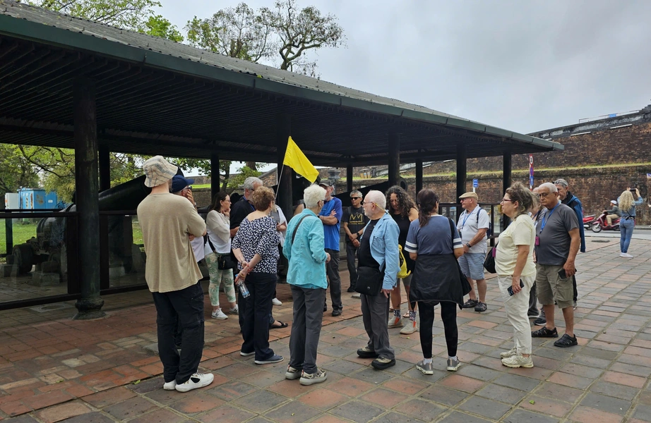 Đại nội Huế&nbsp;đ&oacute;n h&agrave;ng ngh&igrave;n du kh&aacute;ch tham quan miễn ph&iacute; ng&agrave;y đầu năm- Ảnh 3.