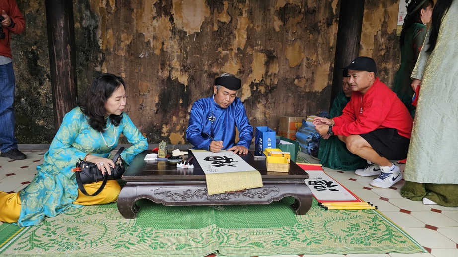 Đại nội Huế&nbsp;đ&oacute;n h&agrave;ng ngh&igrave;n du kh&aacute;ch tham quan miễn ph&iacute; ng&agrave;y đầu năm- Ảnh 11.