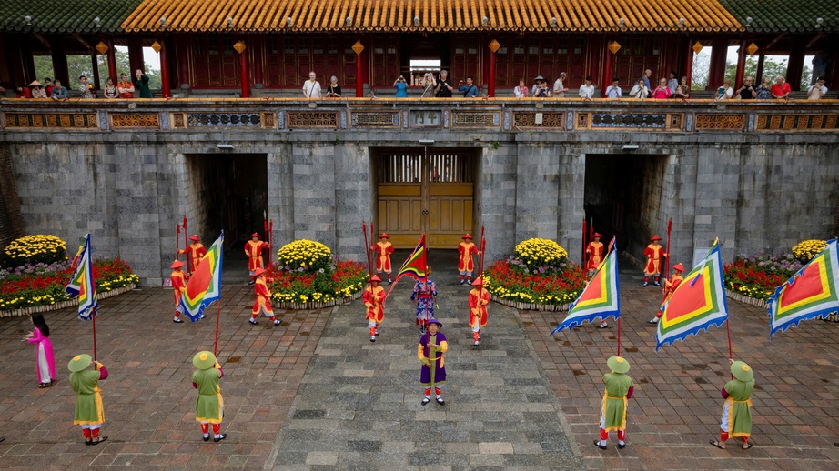 Đại nội Huế&nbsp;đ&oacute;n h&agrave;ng ngh&igrave;n du kh&aacute;ch tham quan miễn ph&iacute; ng&agrave;y đầu năm- Ảnh 15.