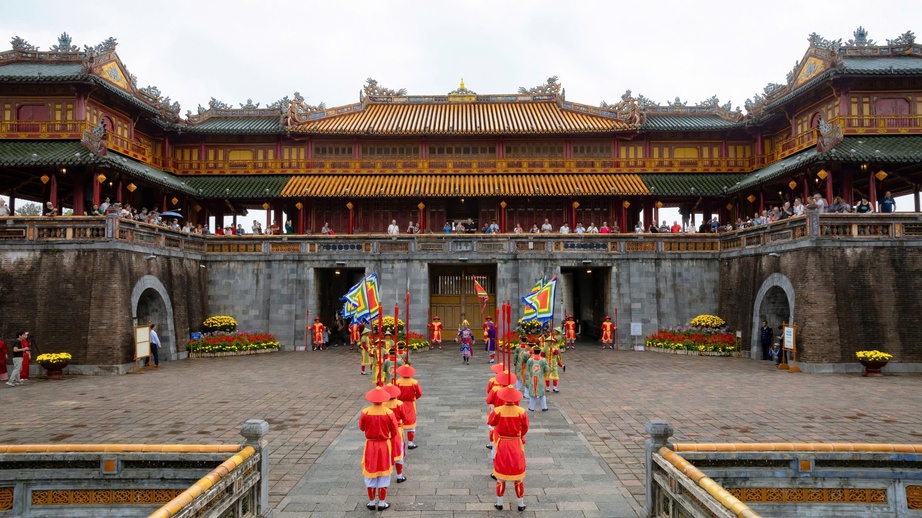 Đại nội Huế&nbsp;đ&oacute;n h&agrave;ng ngh&igrave;n du kh&aacute;ch tham quan miễn ph&iacute; ng&agrave;y đầu năm- Ảnh 8.