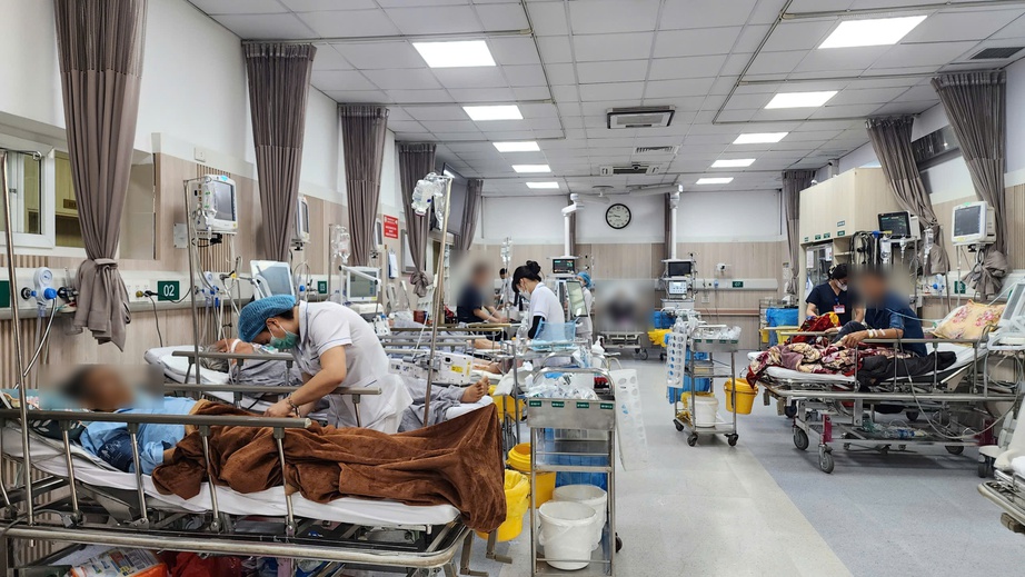 Chuyện ăn Tết muộn của "lính đặc nhiệm" ngành điều dưỡng- Ảnh 2. Chuyện ăn Tết muộn của "lính đặc nhiệm" ngành điều dưỡng- Ảnh 2.